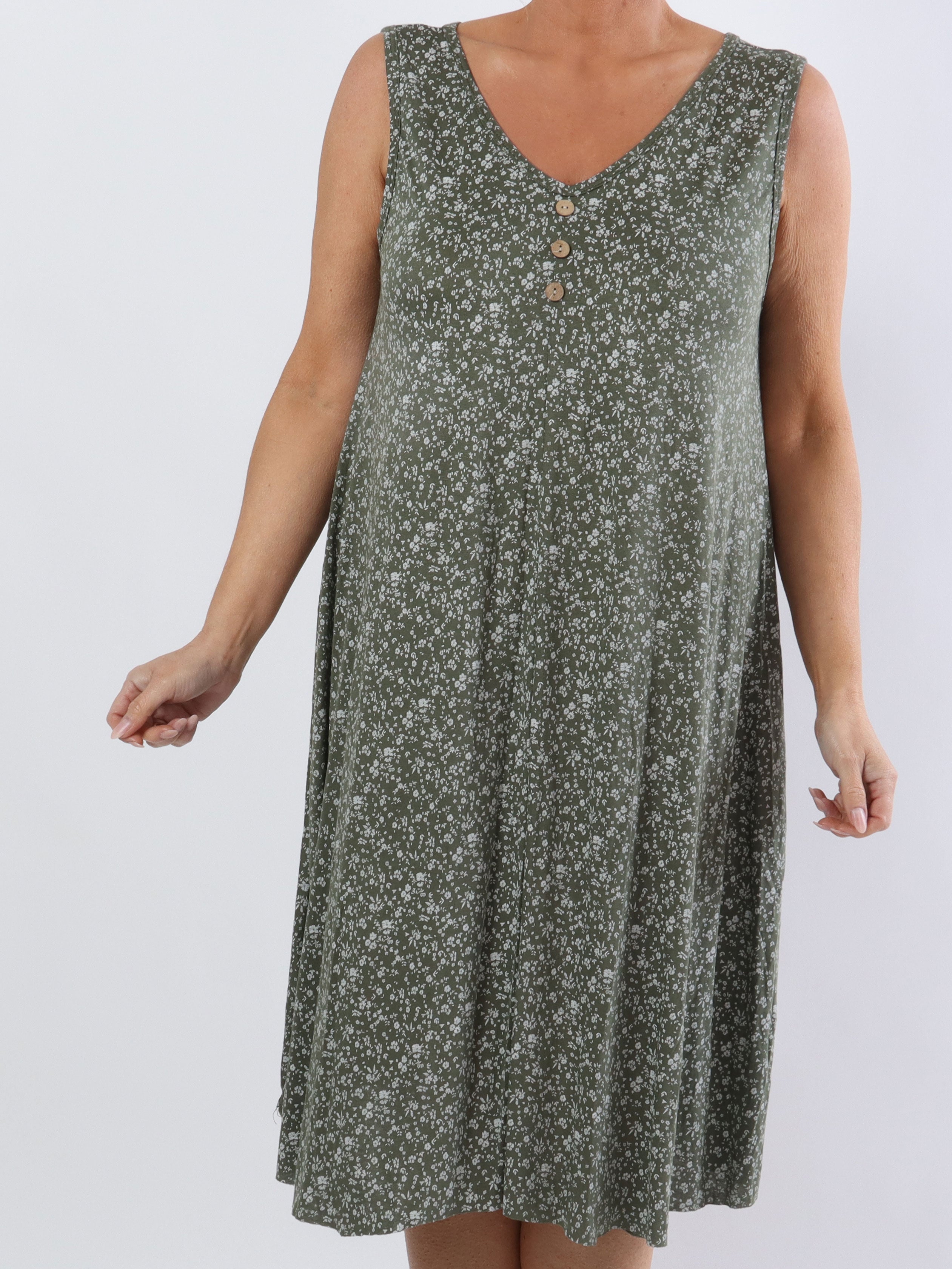 Astrid - Plus size sommerkjole i viskose med blomsterprint